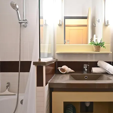 Apartamento Village Cap Esterel - Le Village-81 By Interhome